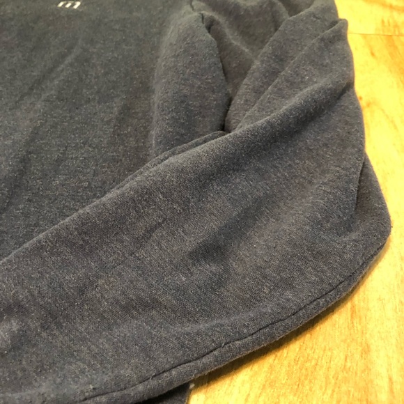 Travis Mathew Navy Blue 1/4 Zip Golf Sweater Mens Size Large Spot On Sleeve - Picture 4 of 13